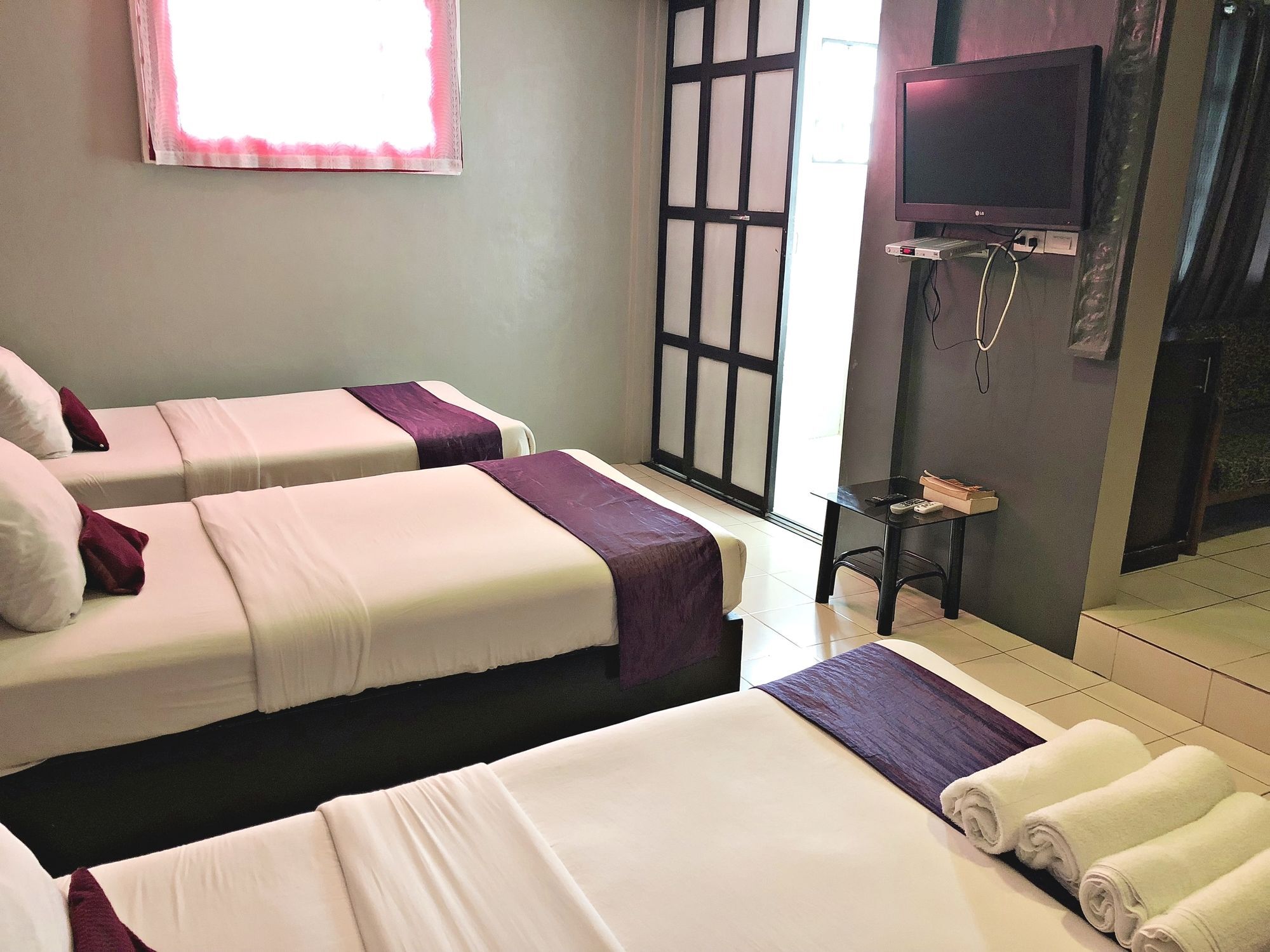 Daj Suites Boutique Hotel Tagaytay City Kültér fotó